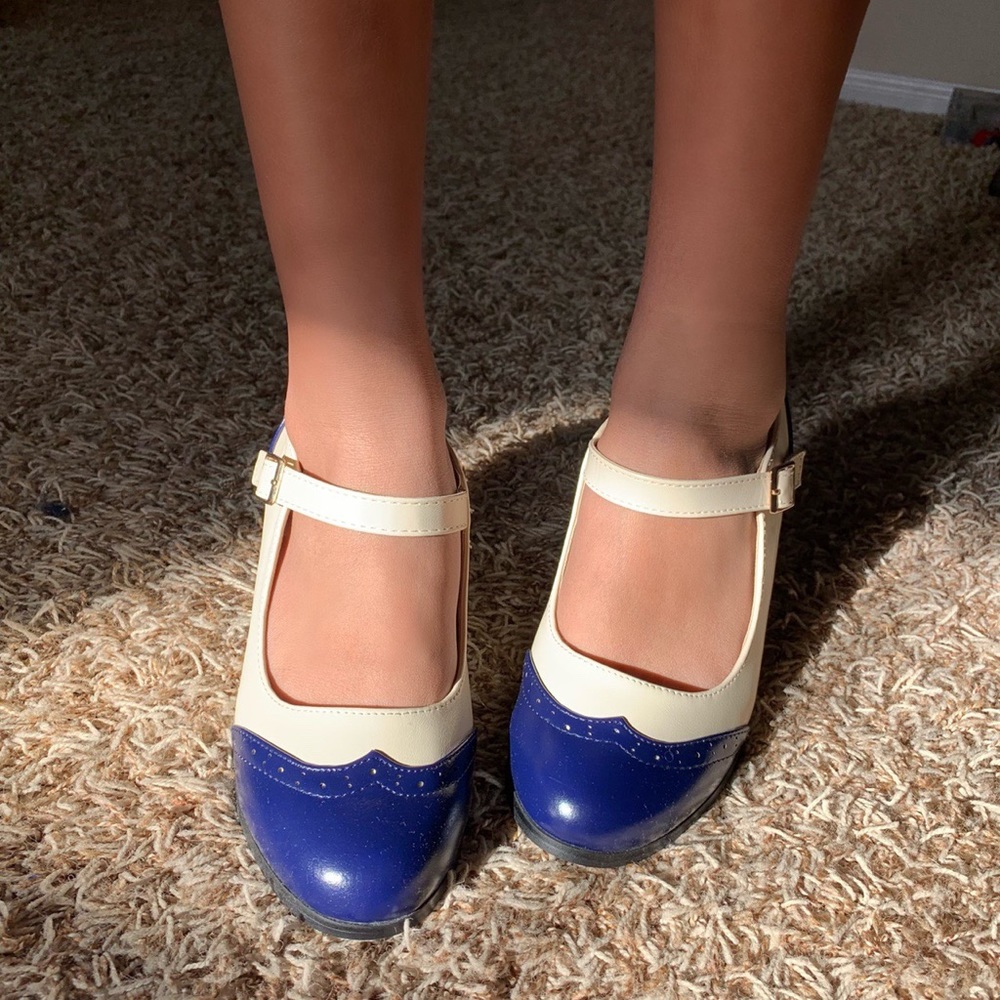 Vintage Style Oxford Round Toe Heels